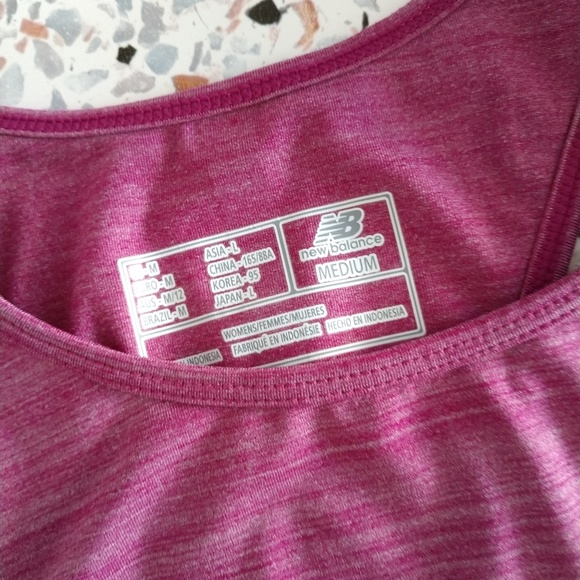 Workout top - Picture 3 of 3